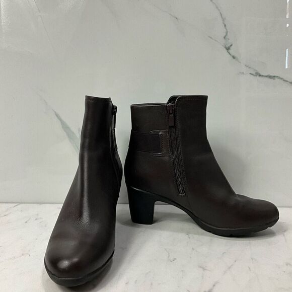 CLARKS Brown Leather Ankle Heel Booties - Picture 1 of 8